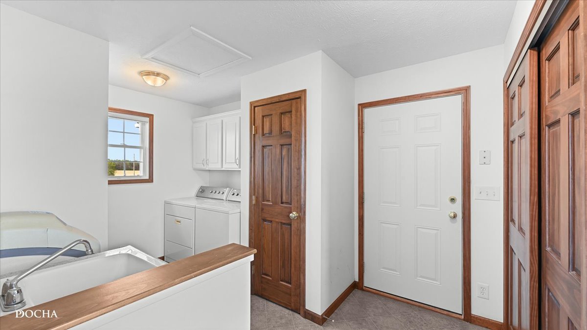 2136 N 34th Road, Ottawa, IL 61350