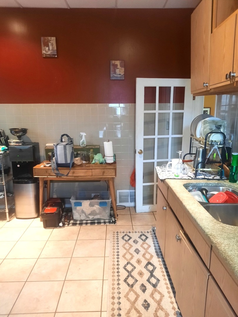 2665 E 77th Street, Chicago, IL 60649