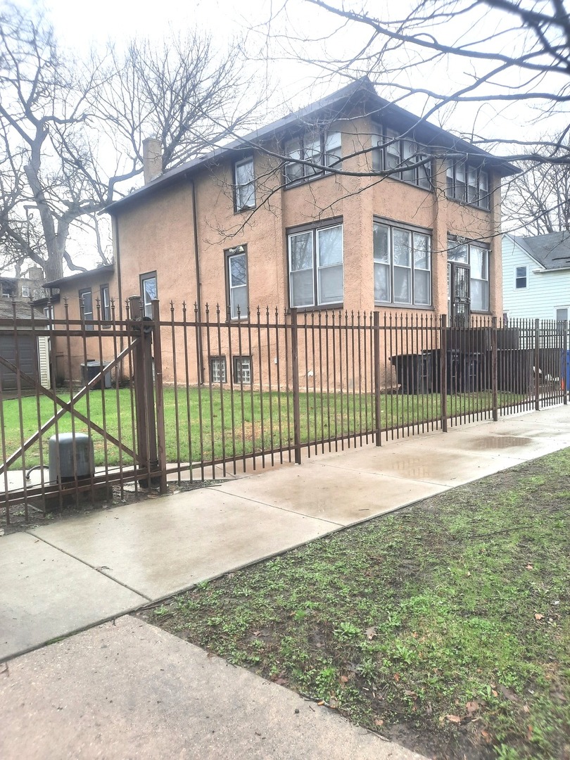 2665 E 77th Street, Chicago, IL 60649