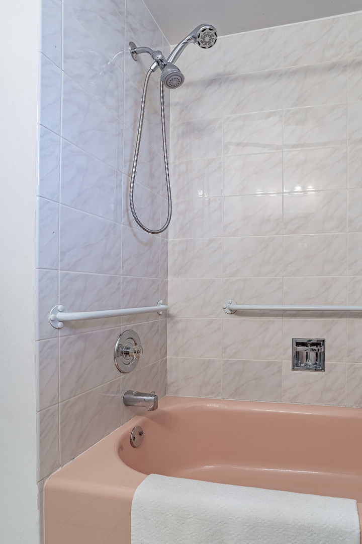 3890 Gregory Drive #1, Northbrook, IL 60062