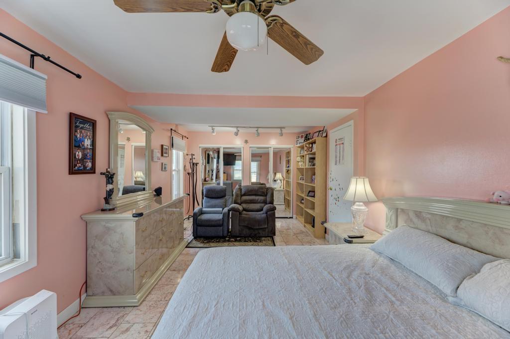 1431 N Hillside Avenue, Berkeley, IL 60163