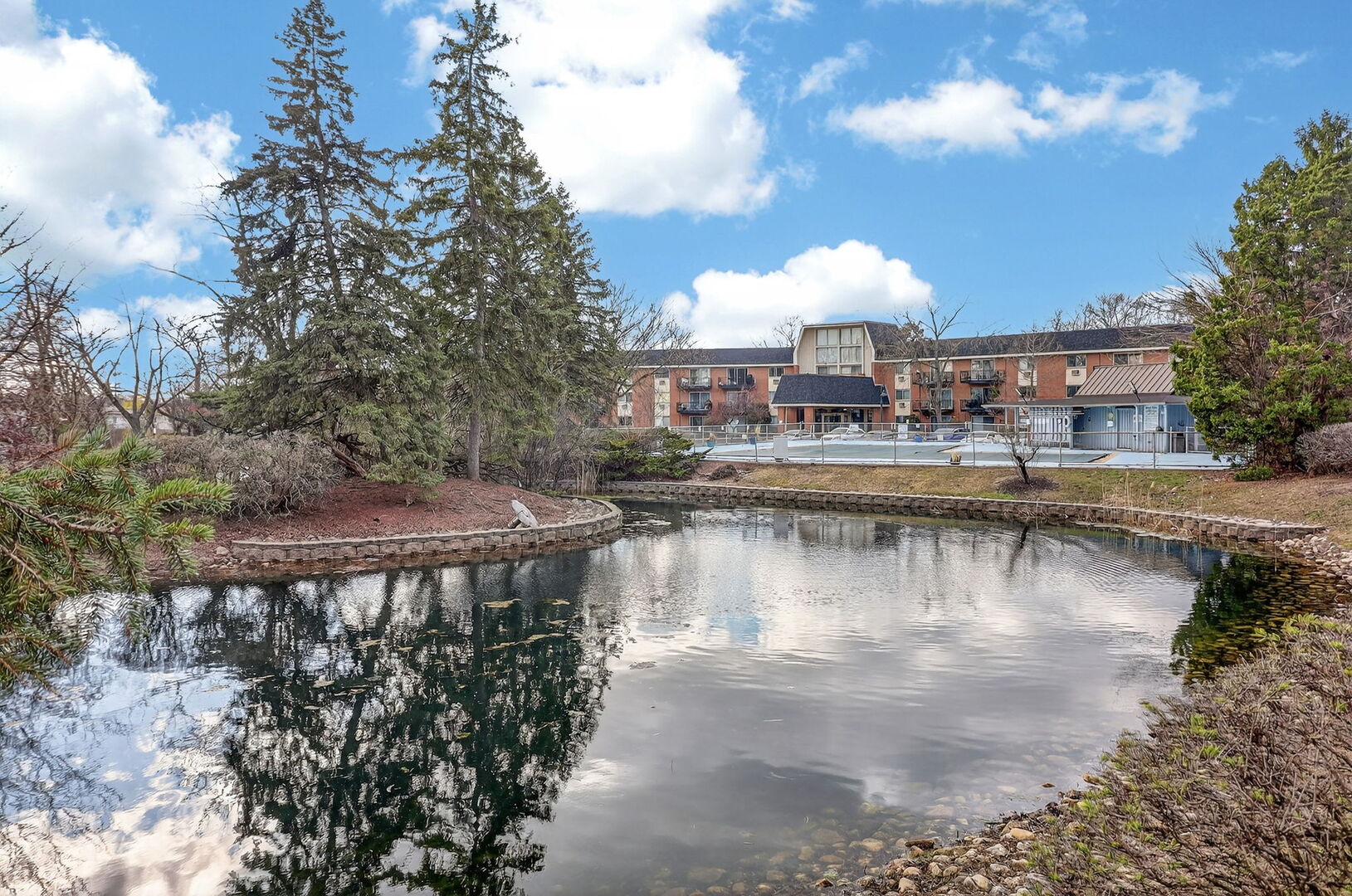 1188 Royal Glen Drive #311, Glen Ellyn, IL 60137