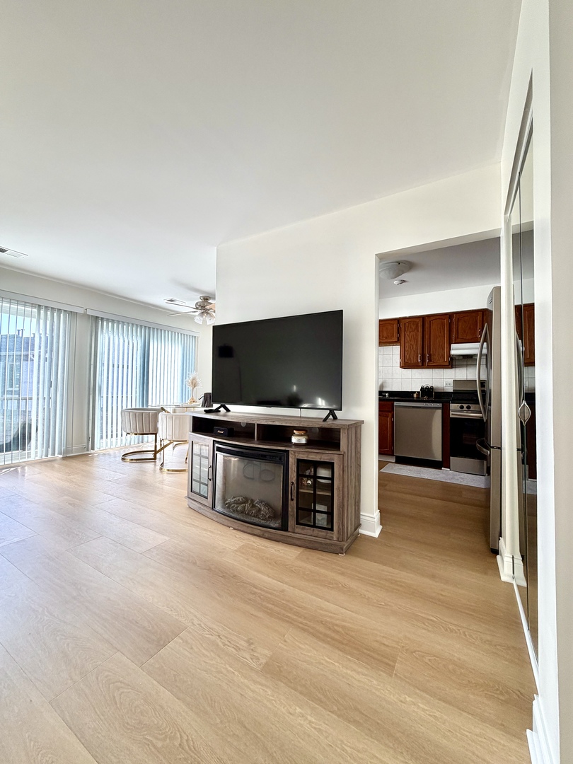 1212 Williamsport Drive #4, Westmont, IL 60559