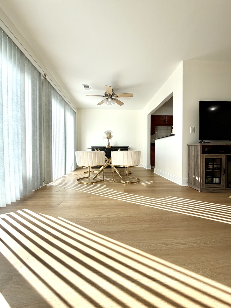 1212 Williamsport Drive #4, Westmont, IL 60559