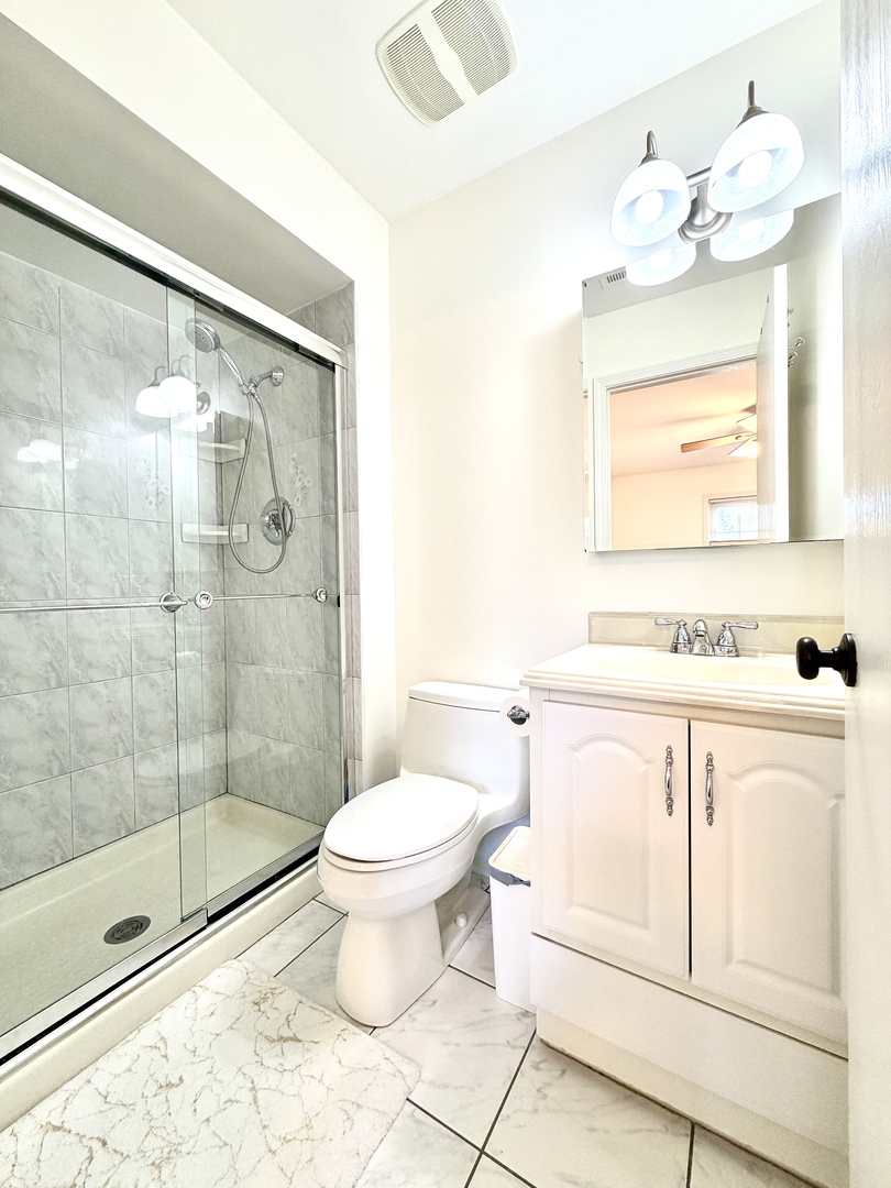 1212 Williamsport Drive #4, Westmont, IL 60559