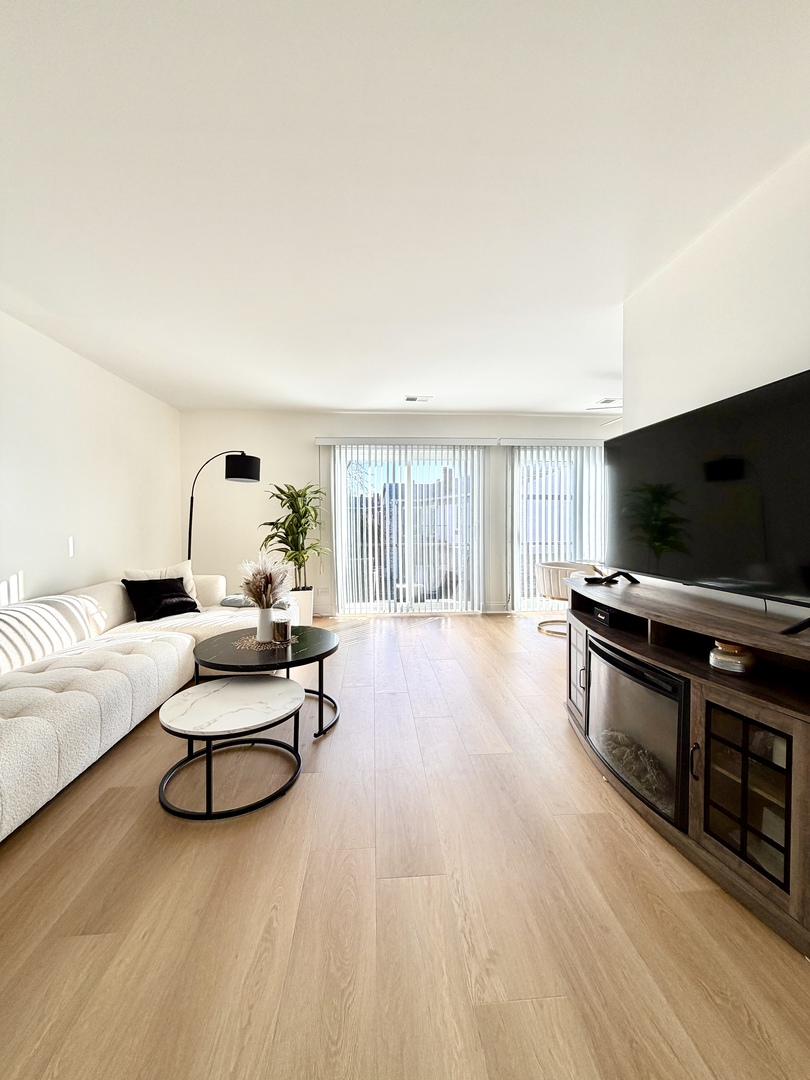 1212 Williamsport Drive #4, Westmont, IL 60559