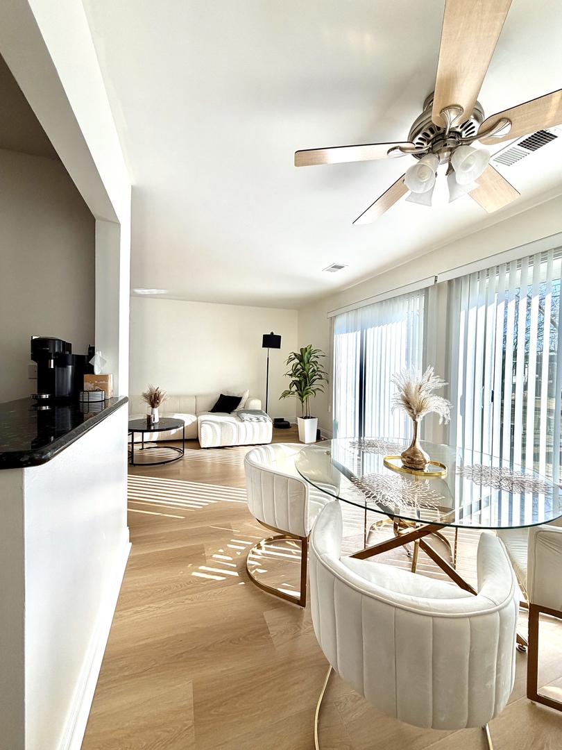 1212 Williamsport Drive #4, Westmont, IL 60559