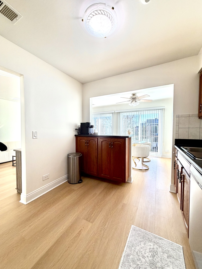 1212 Williamsport Drive #4, Westmont, IL 60559