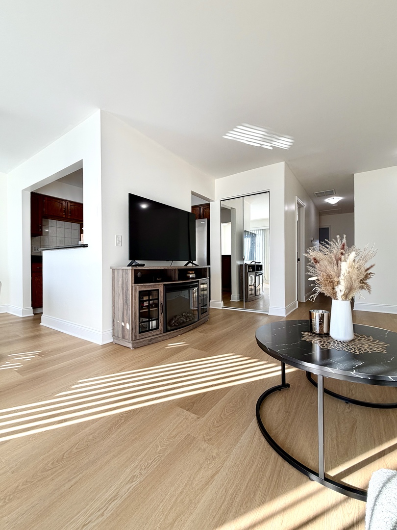 1212 Williamsport Drive #4, Westmont, IL 60559