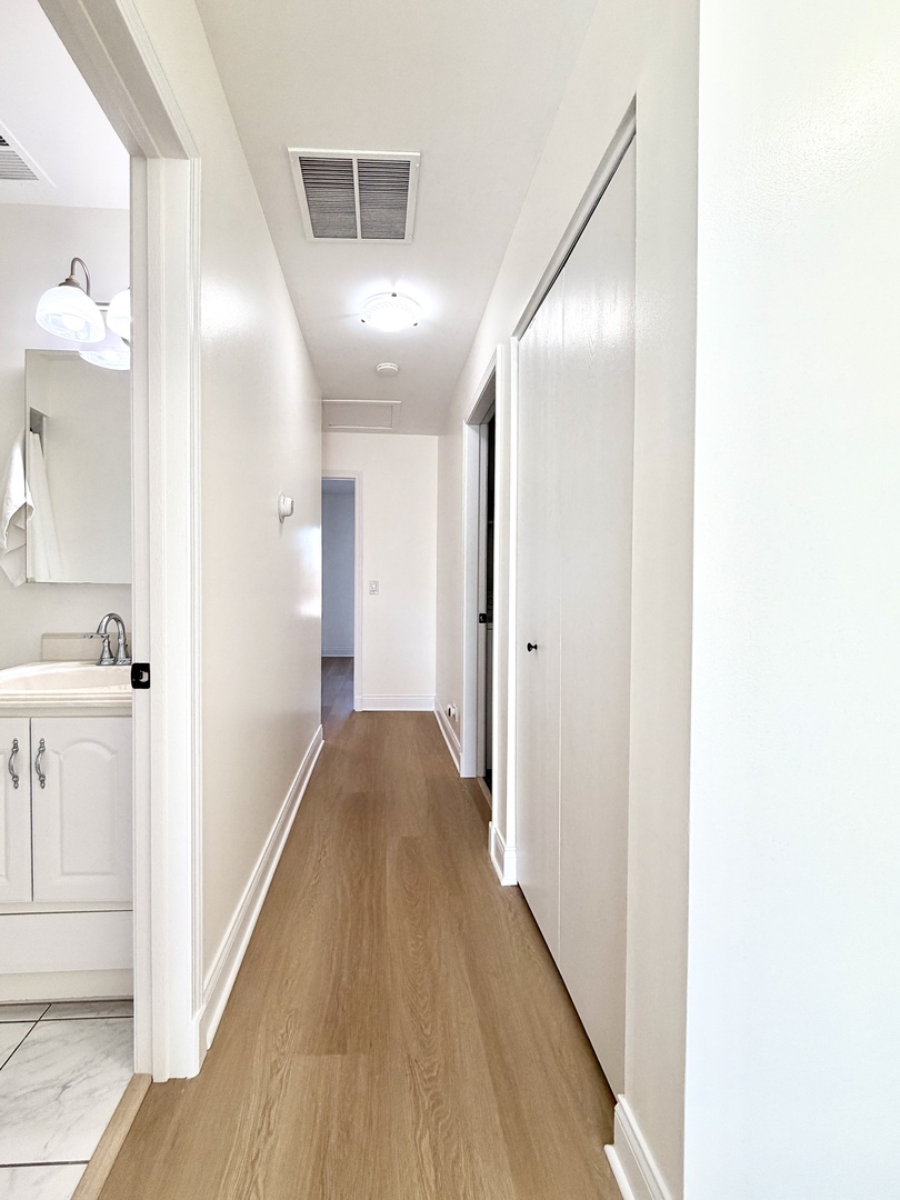 1212 Williamsport Drive #4, Westmont, IL 60559