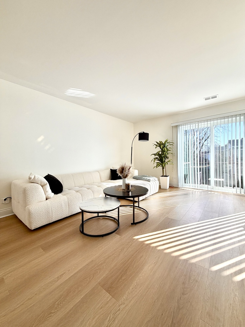 1212 Williamsport Drive #4, Westmont, IL 60559