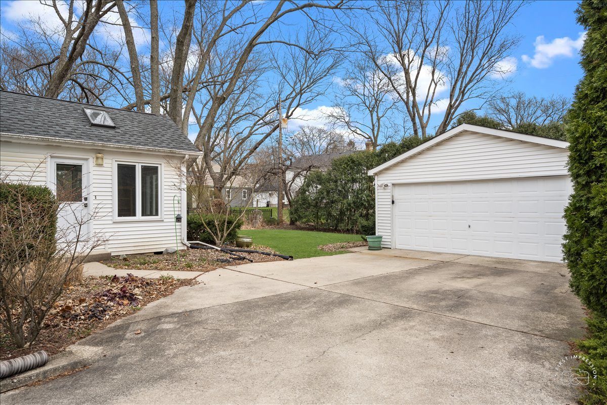 1120 N Brainard Street, Naperville, IL 60563