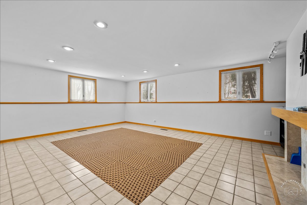 1120 N Brainard Street, Naperville, IL 60563