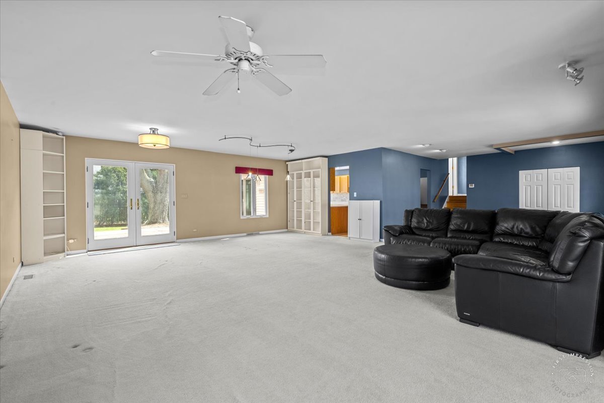 1120 N Brainard Street, Naperville, IL 60563