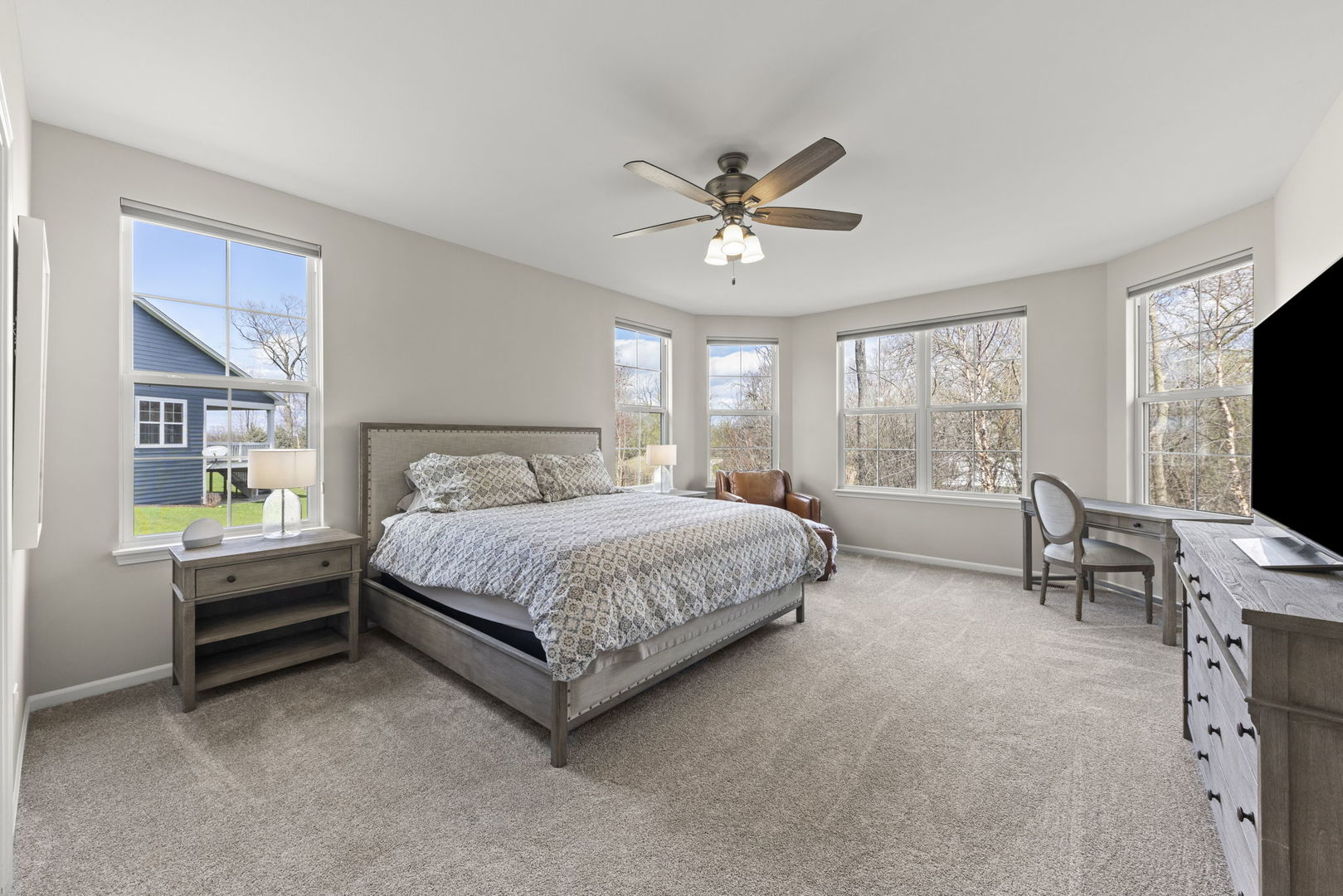 51 Somerset Circle, Wheaton, IL 60189