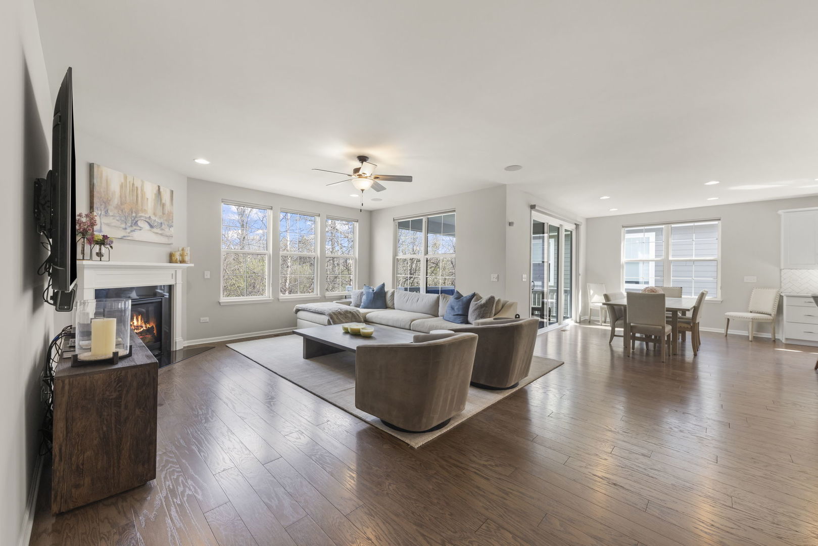 51 Somerset Circle, Wheaton, IL 60189