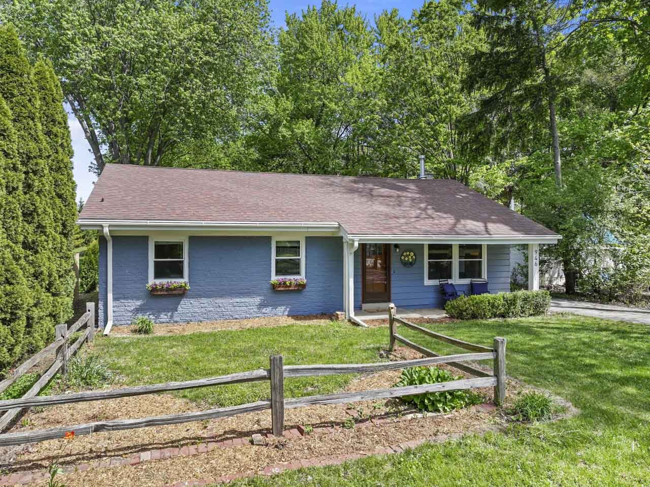 946 W Winchester Road, Libertyville, IL 60048
