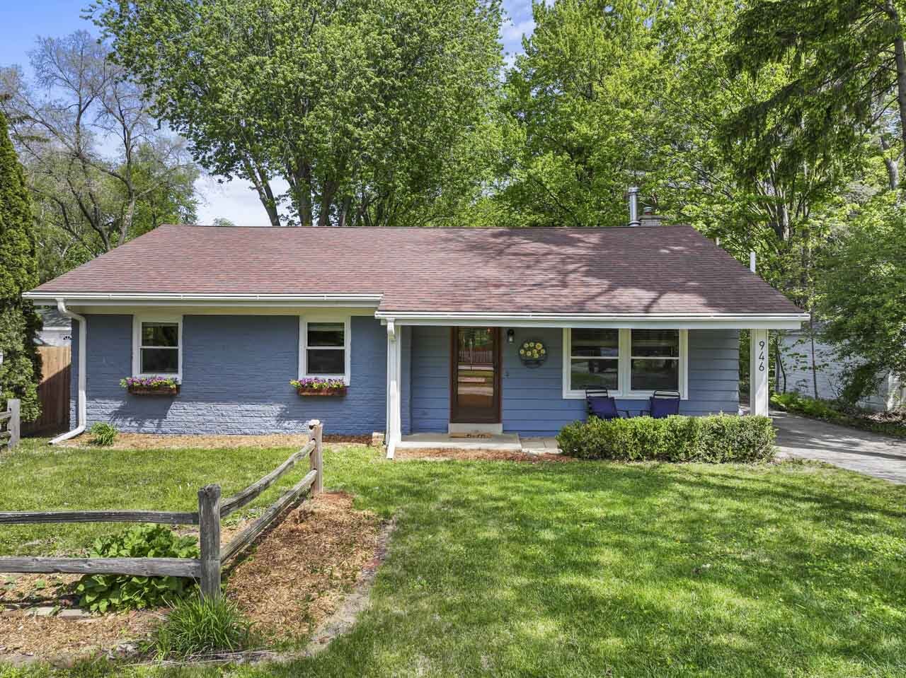 946 W Winchester Road, Libertyville, IL 60048