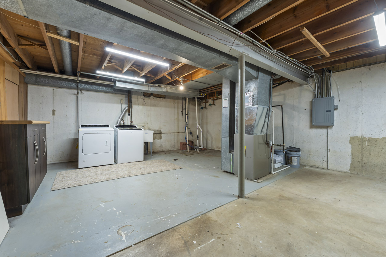 946 W Winchester Road, Libertyville, IL 60048