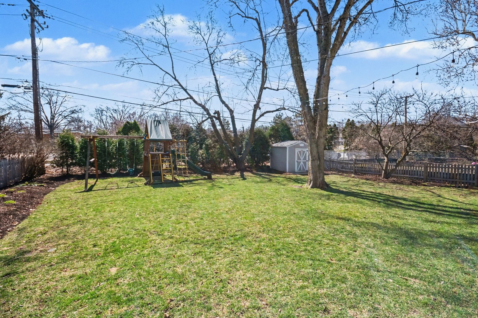 923 Oxford Road, Glen Ellyn, IL 60137