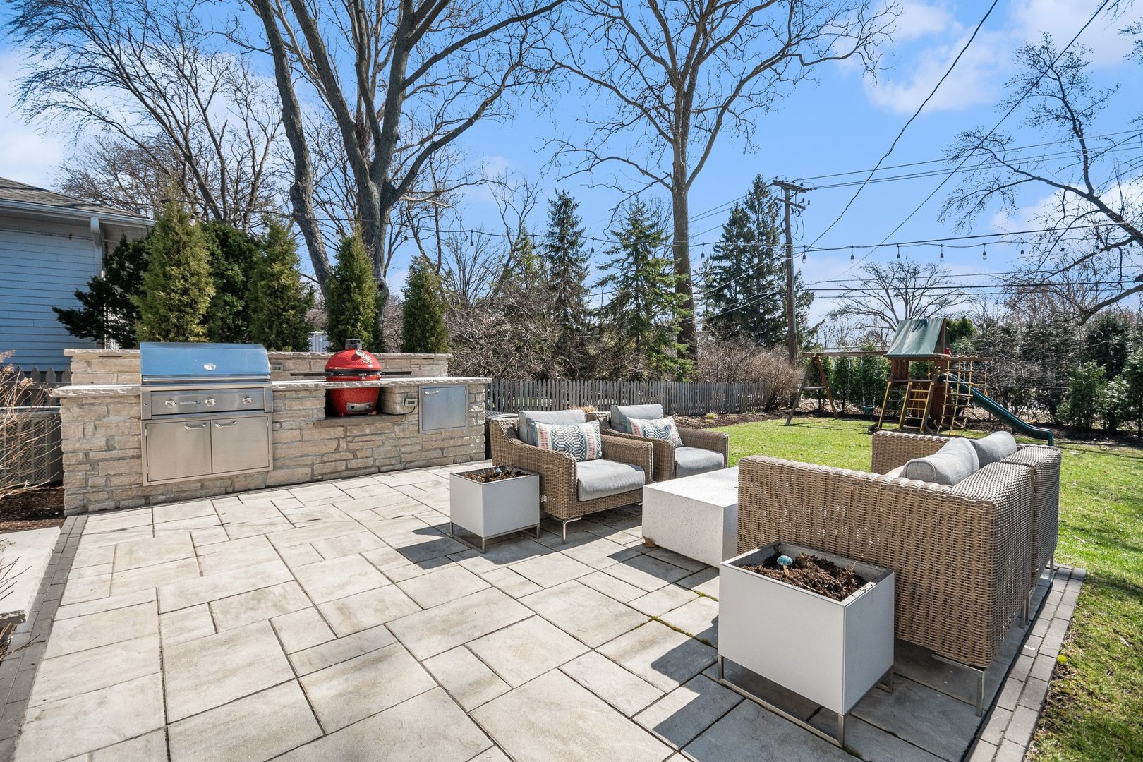 923 Oxford Road, Glen Ellyn, IL 60137