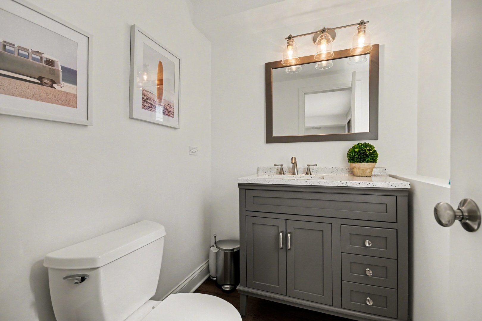 923 Oxford Road, Glen Ellyn, IL 60137