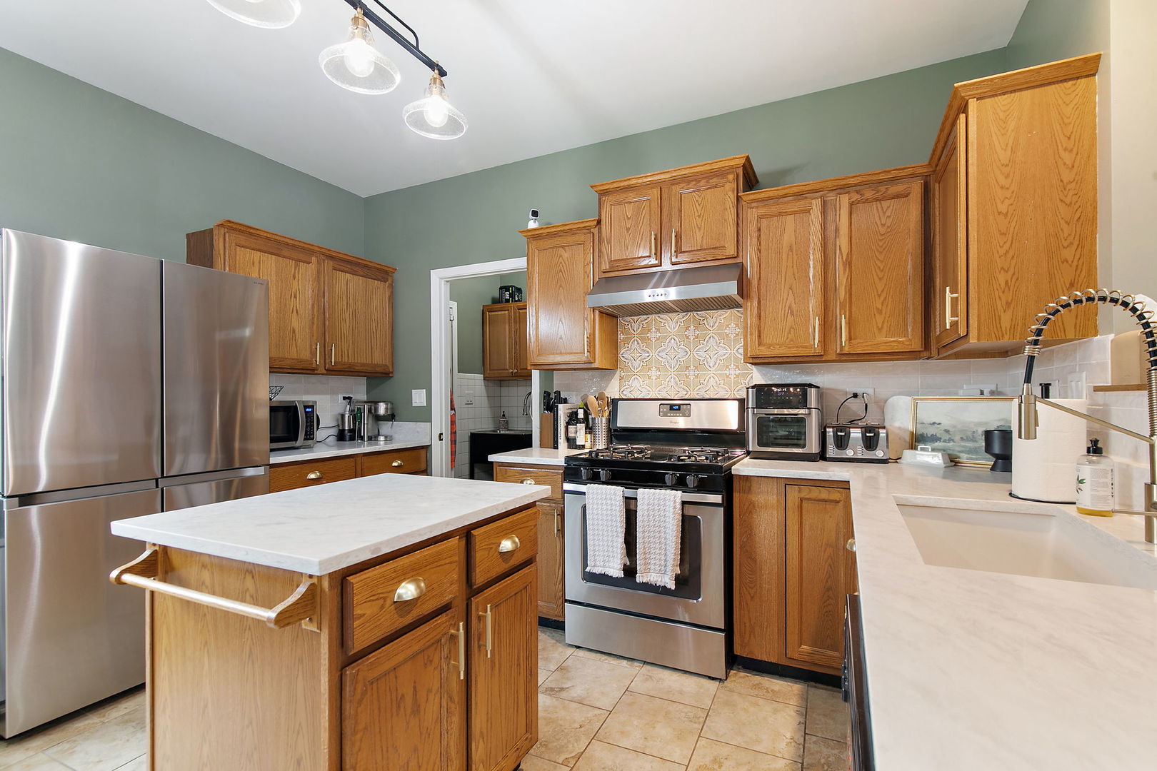 100 S Constitution Drive, Aurora, IL 60506