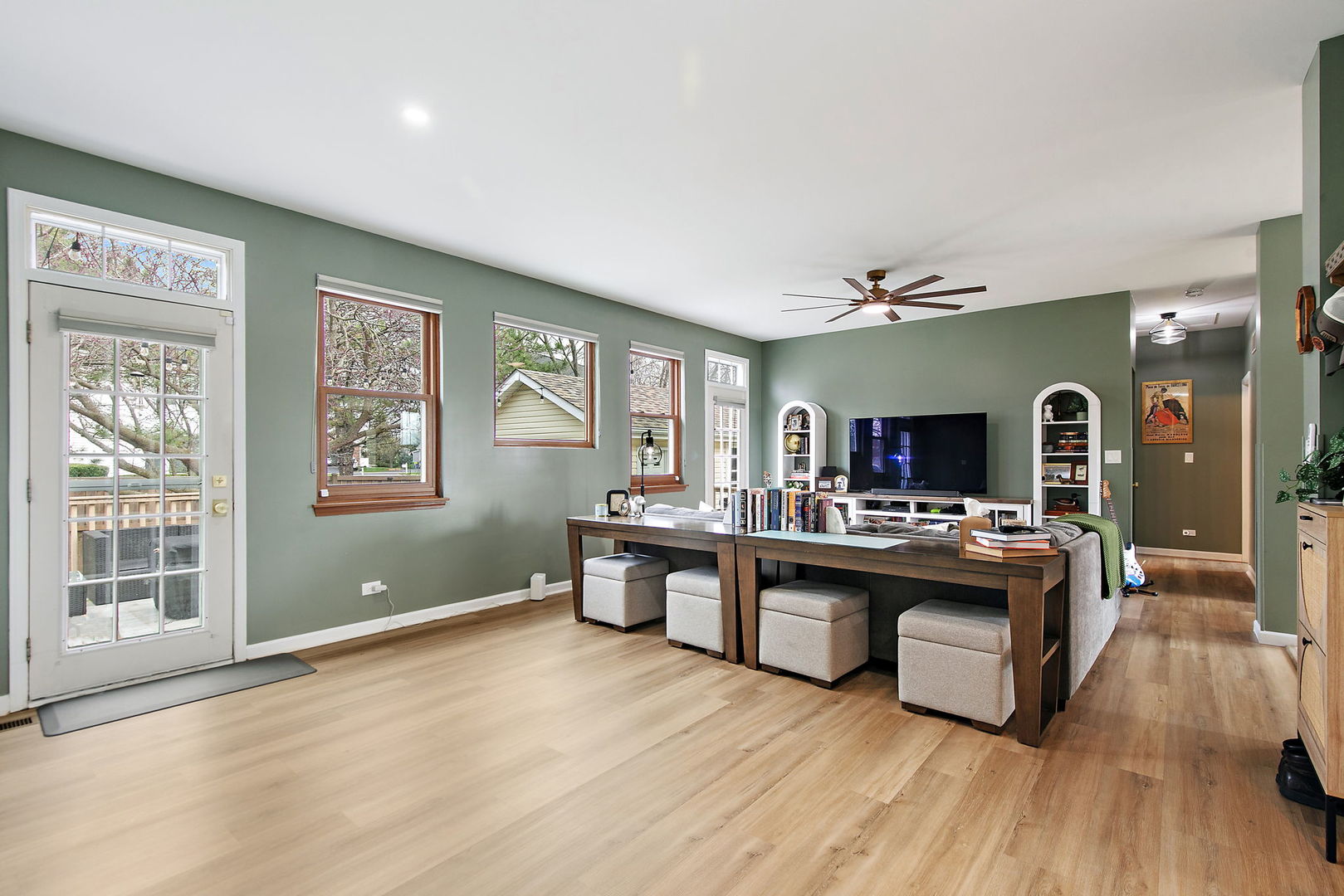 100 S Constitution Drive, Aurora, IL 60506