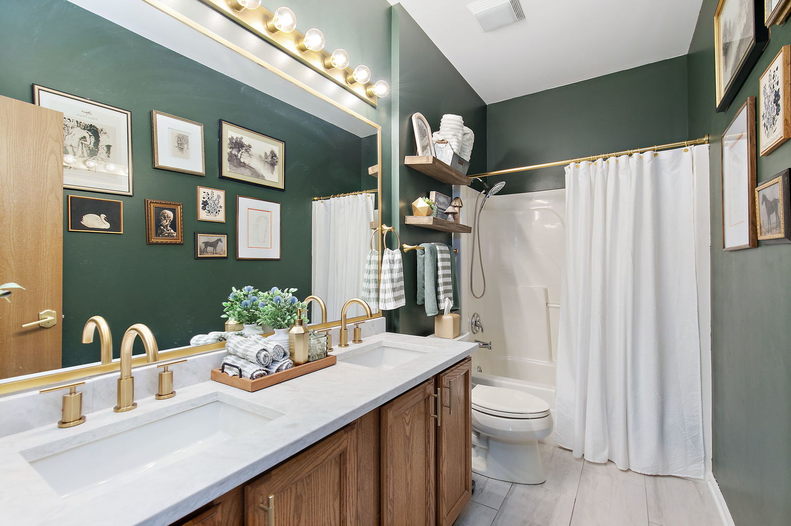 100 S Constitution Drive, Aurora, IL 60506