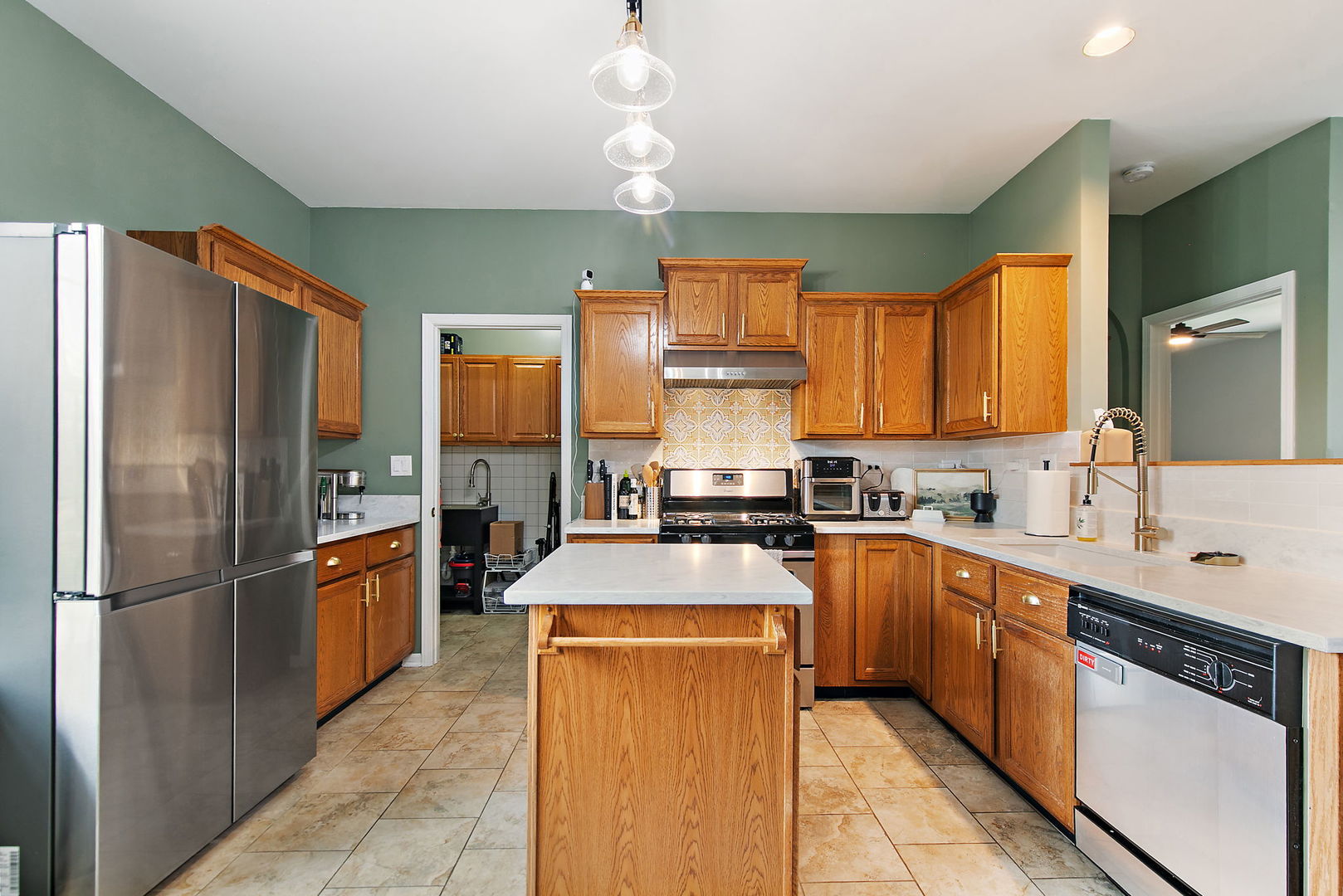 100 S Constitution Drive, Aurora, IL 60506