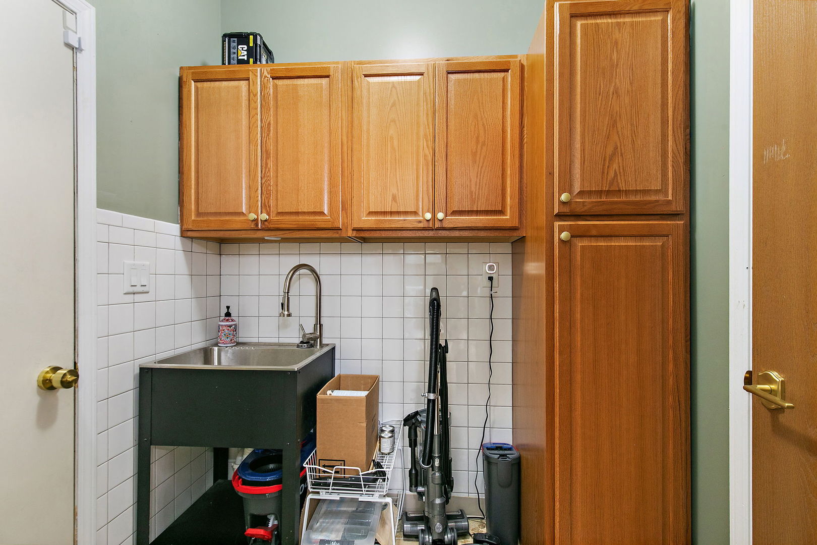 100 S Constitution Drive, Aurora, IL 60506