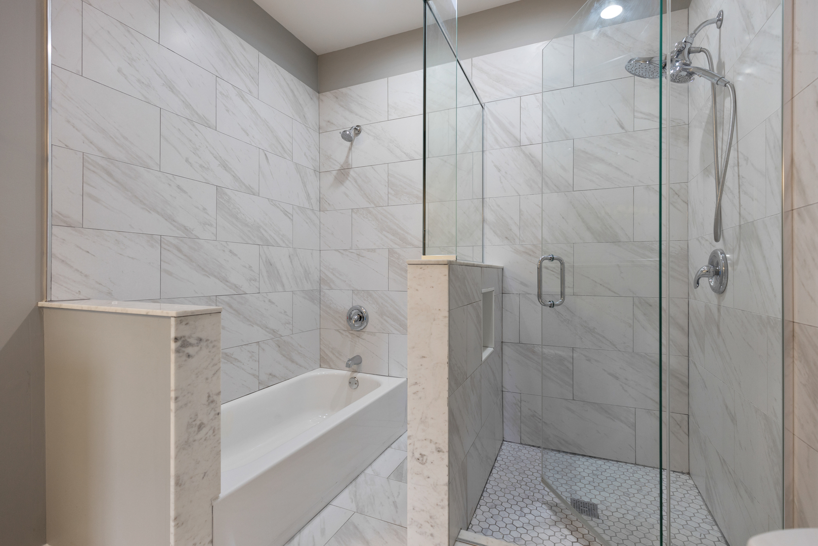 1505 Mercury Drive #5, Schaumburg, IL 60193