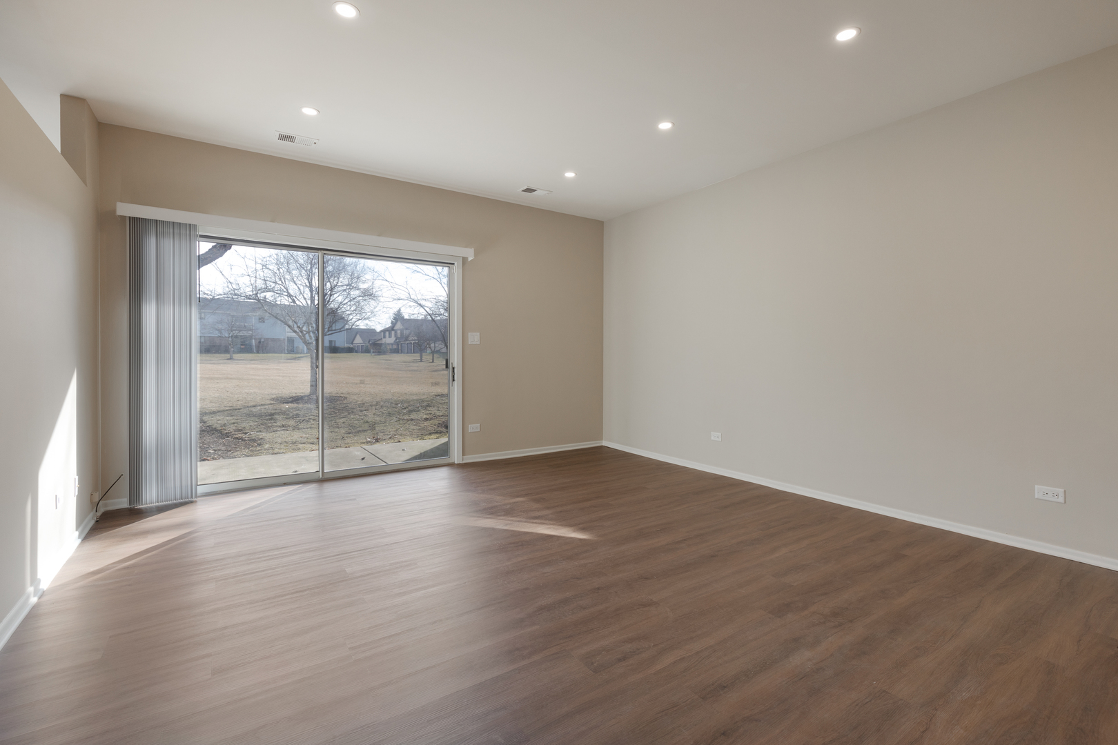 1505 Mercury Drive #5, Schaumburg, IL 60193