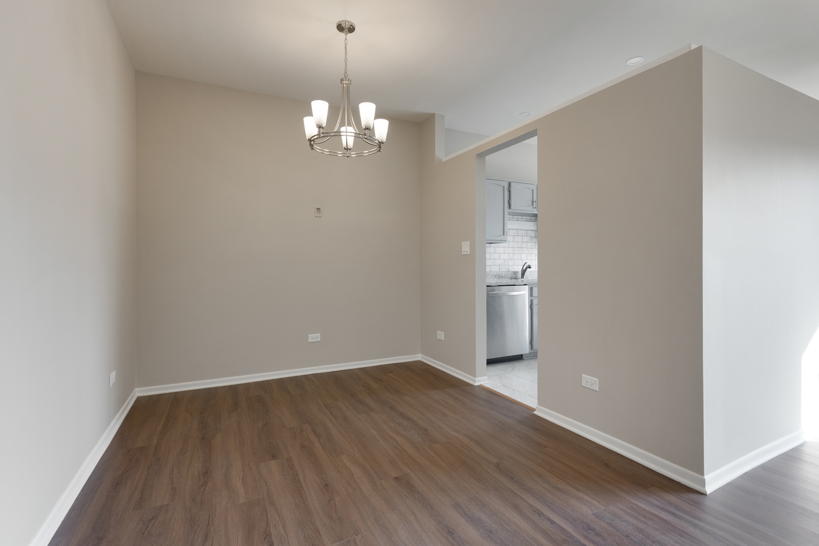 1505 Mercury Drive #5, Schaumburg, IL 60193