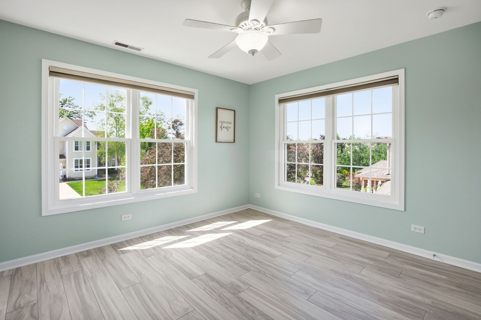 215 S Winthrop Drive, Round Lake, IL 60073