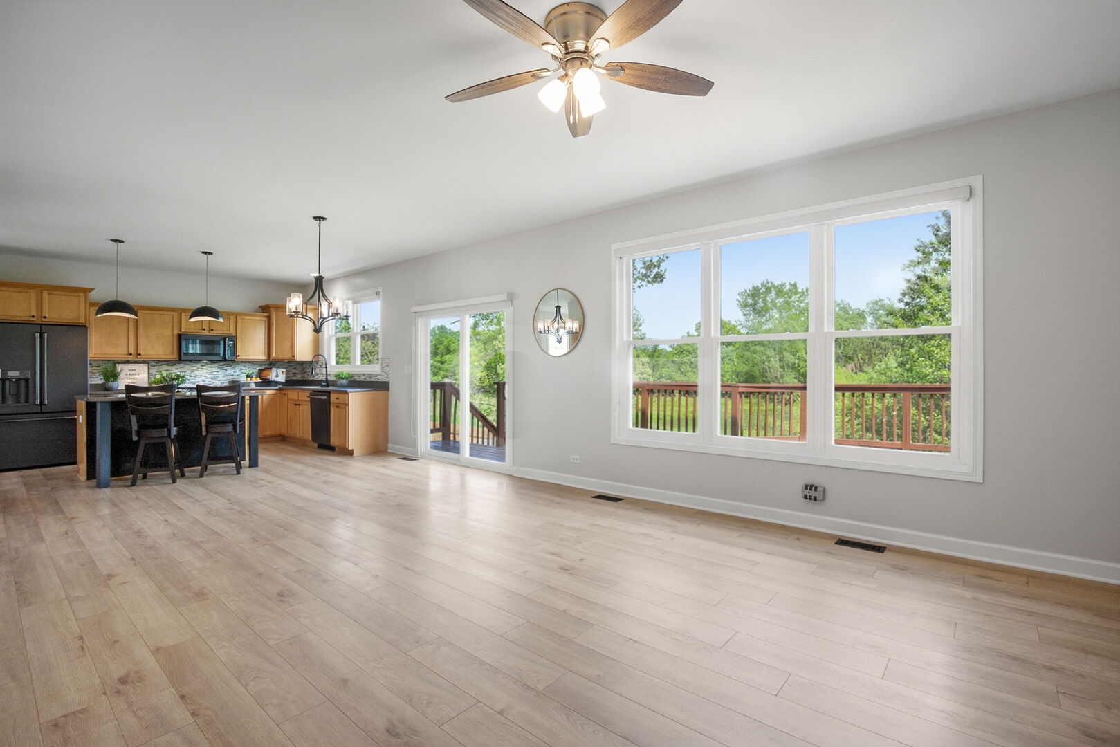 215 S Winthrop Drive, Round Lake, IL 60073
