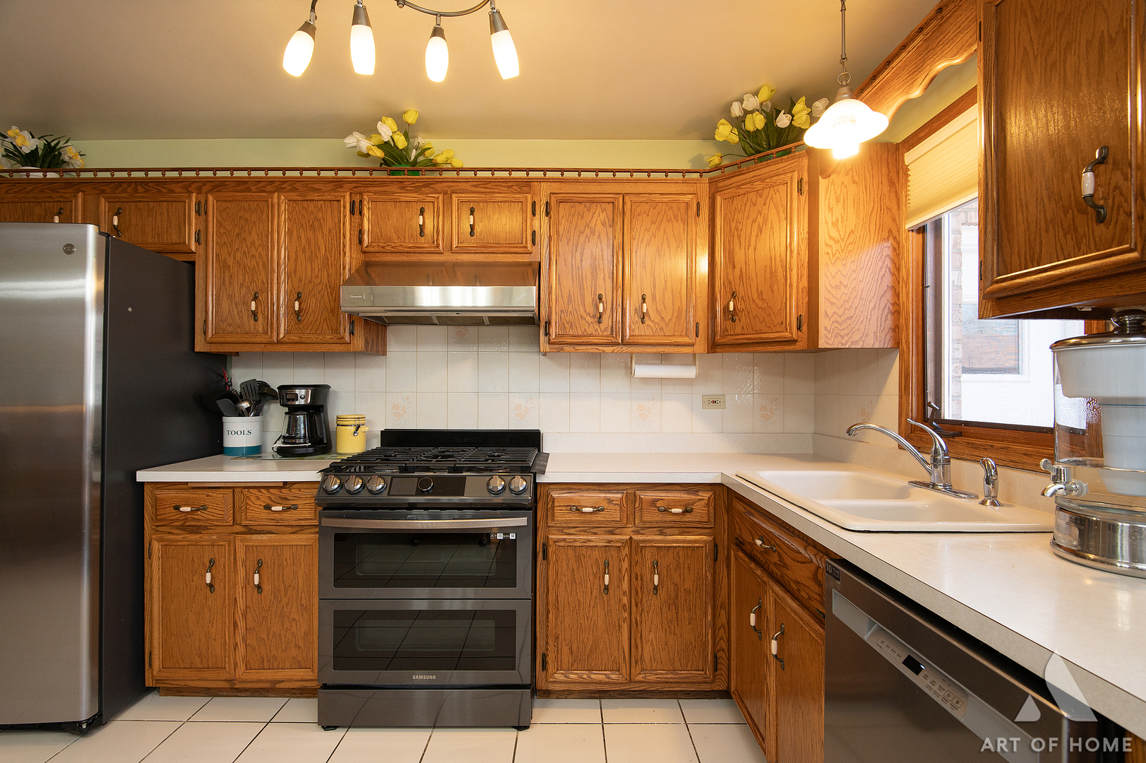 9345 S 82nd Court, Hickory Hills, IL 60457