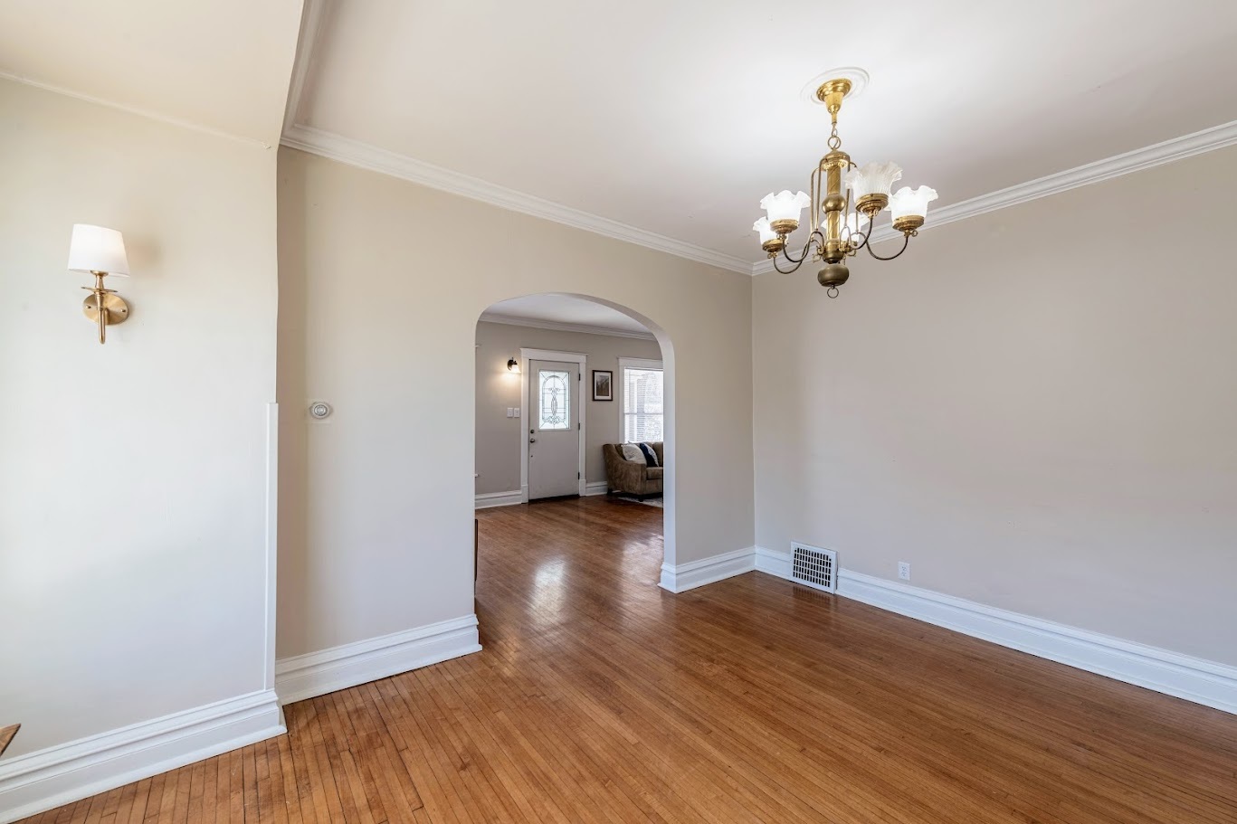 655 Glenwood Avenue, Joliet, IL 60435