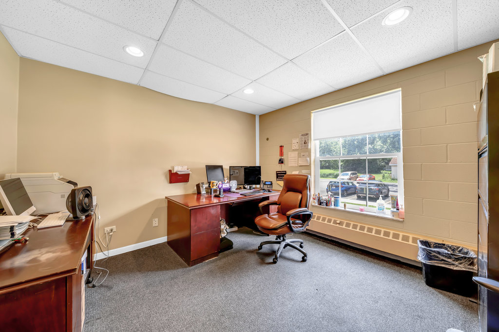 1352 N Cedar Road, New Lenox, IL 60451