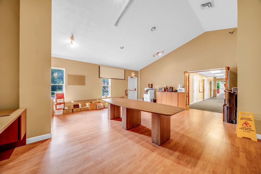 1352 N Cedar Road, New Lenox, IL 60451