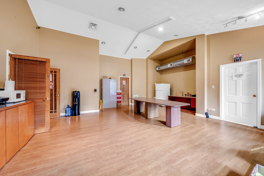 1352 N Cedar Road, New Lenox, IL 60451