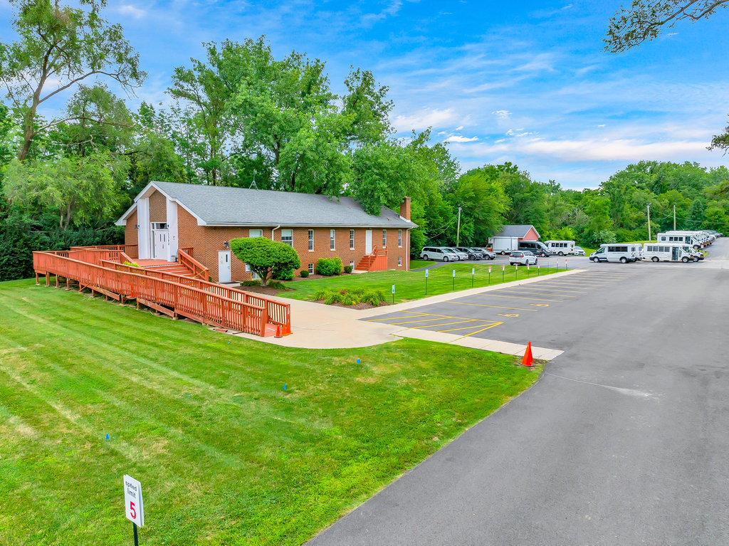 1352 N Cedar Road, New Lenox, IL 60451