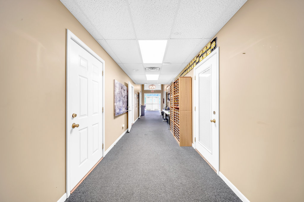 1352 N Cedar Road, New Lenox, IL 60451