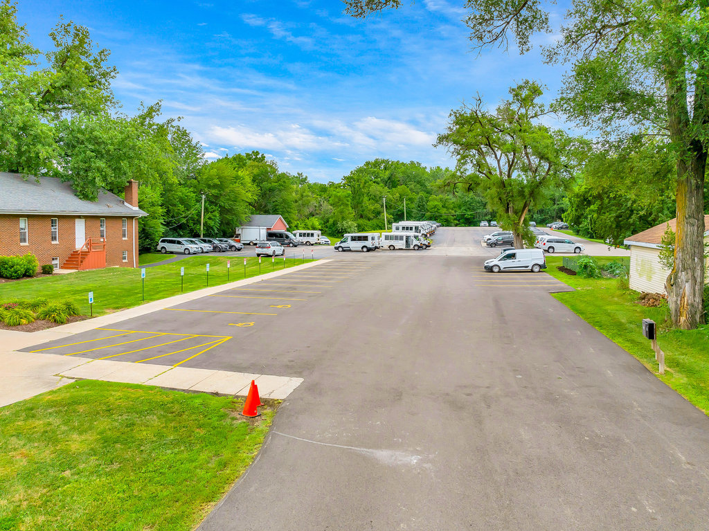 1352 N Cedar Road, New Lenox, IL 60451