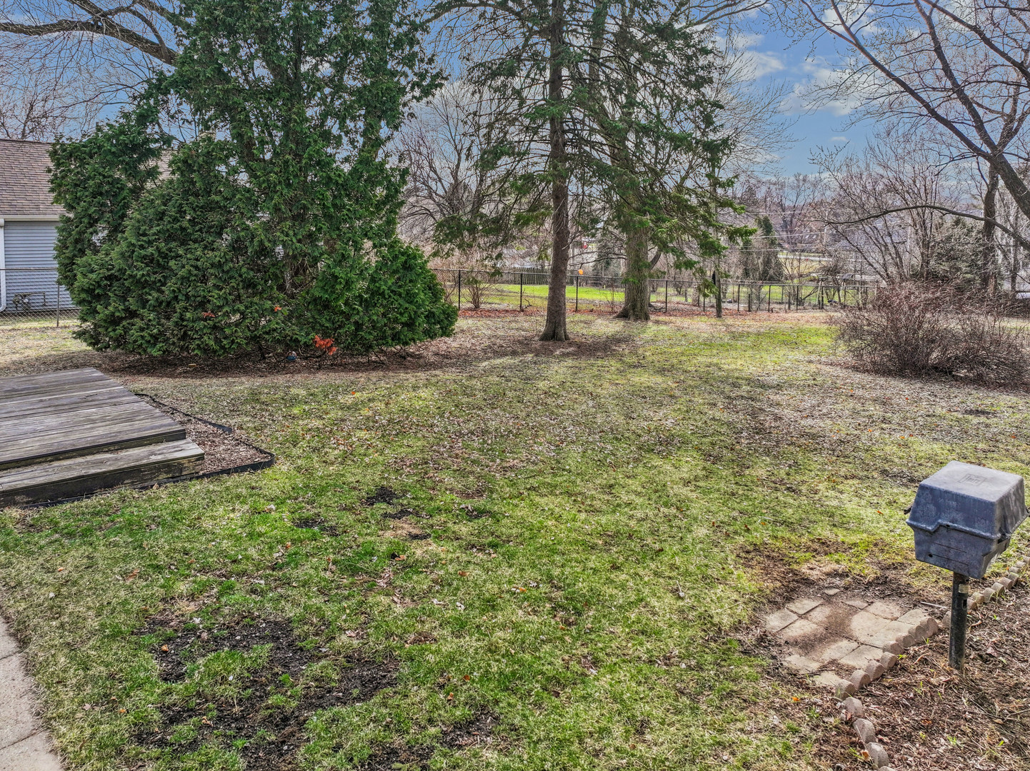 1484 N Hicks Road, Palatine, IL 60067