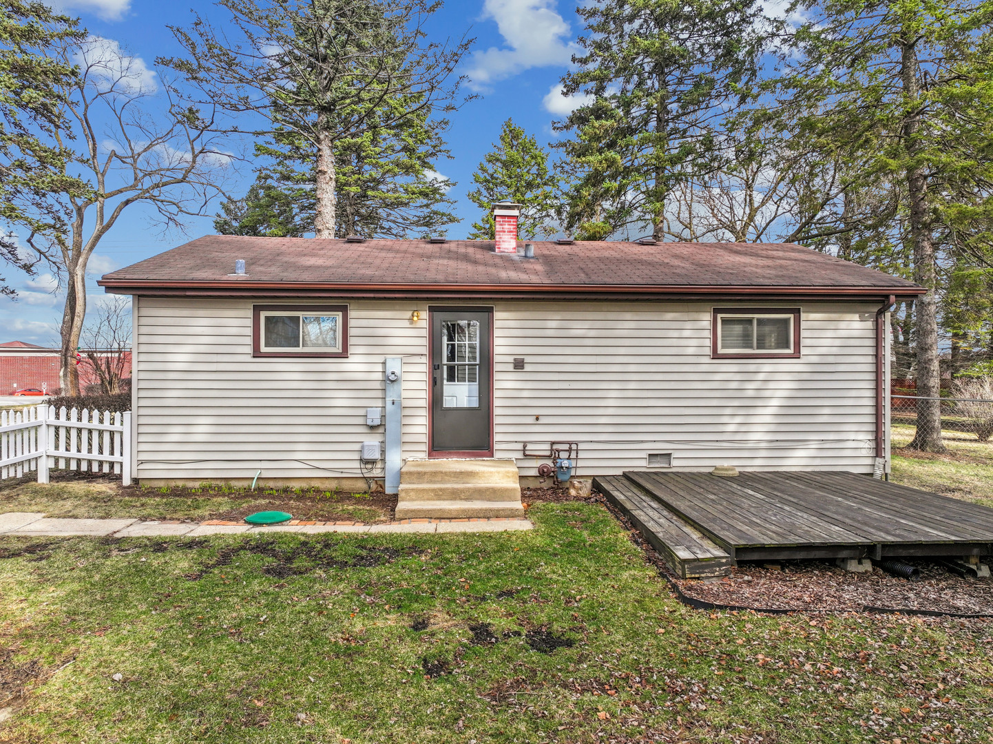 1484 N Hicks Road, Palatine, IL 60067