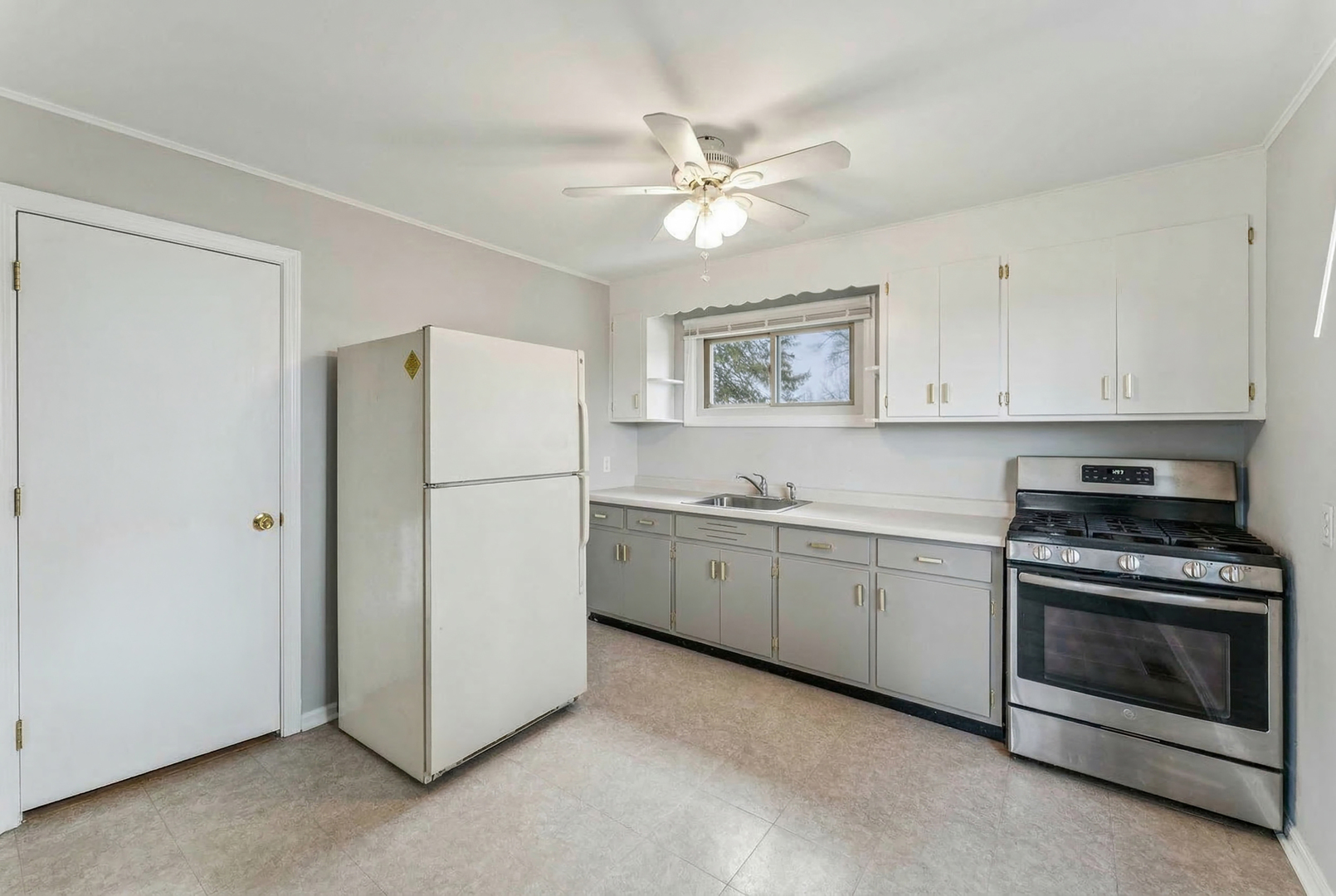 1484 N Hicks Road, Palatine, IL 60067