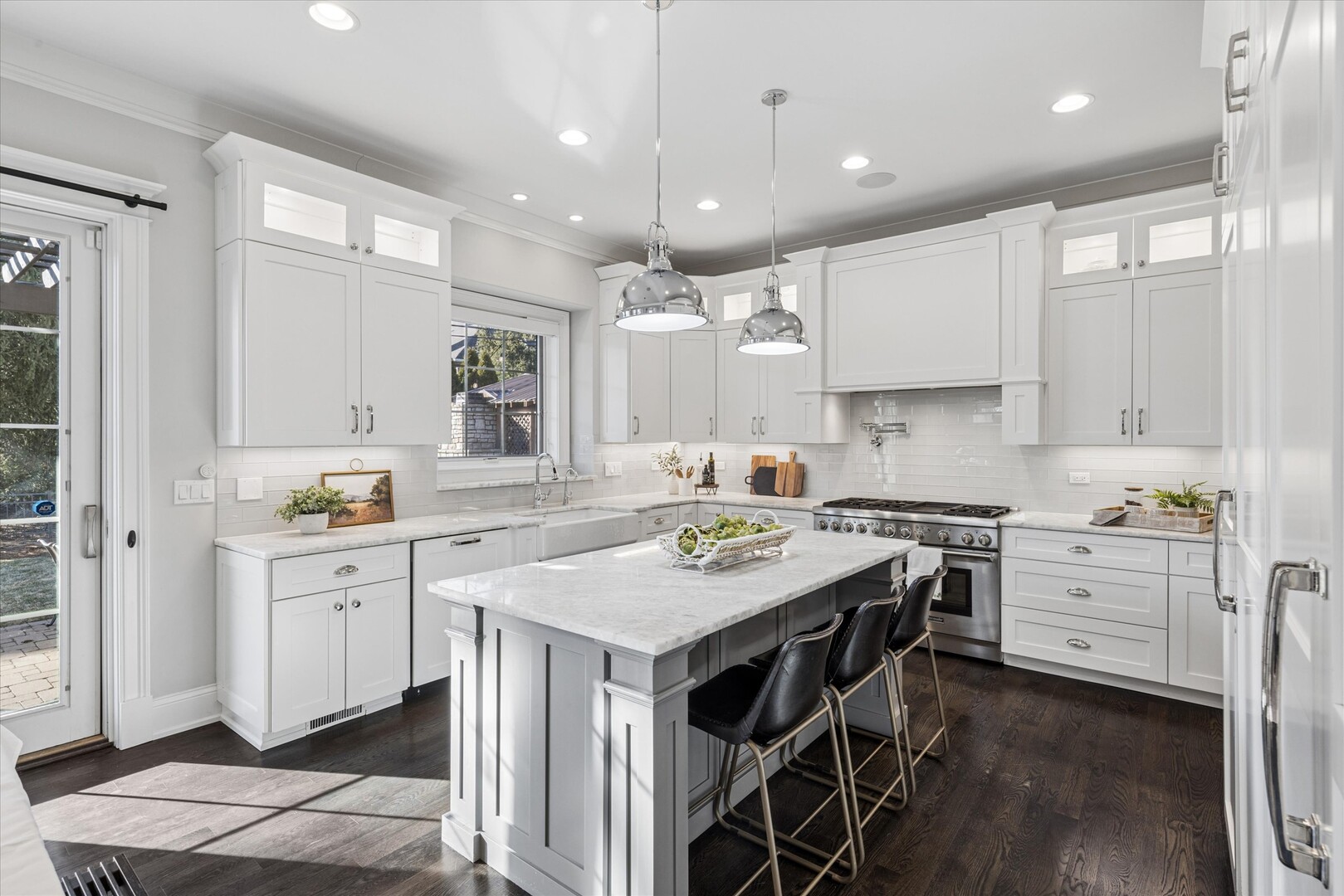 502 S Fairview Avenue, Elmhurst, IL 60126