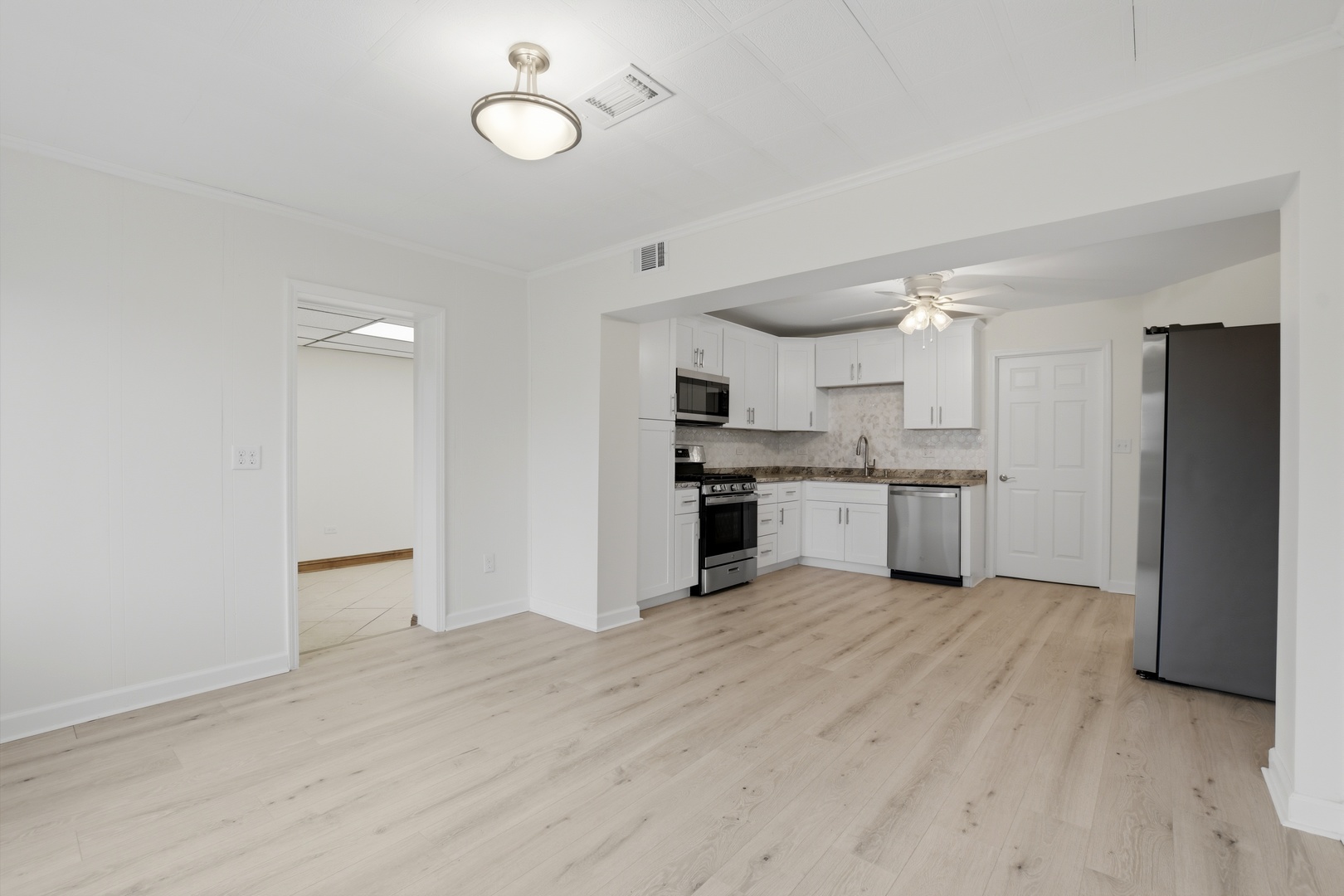 4438 Wesley Terrace, Schiller Park, IL 60176