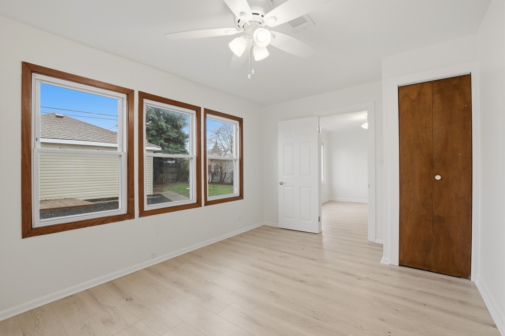 4438 Wesley Terrace, Schiller Park, IL 60176